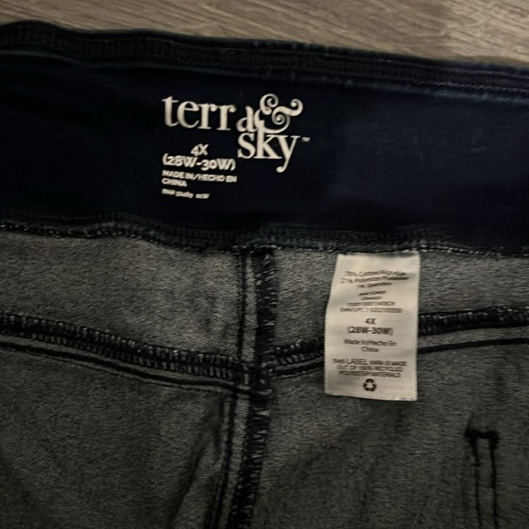 Terra & Sky pull on denim jeans for women. Plus size 4X (28W-30W) - Picture 3 of 7